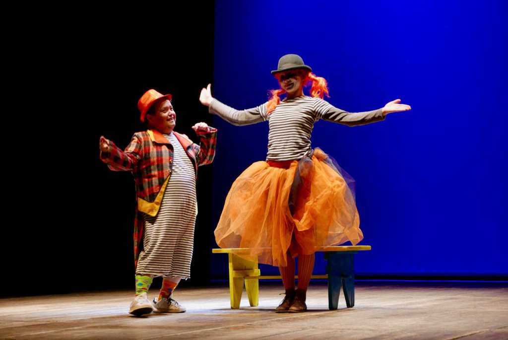 Foto di uno spettacolo dei ragazzi de Le Rose